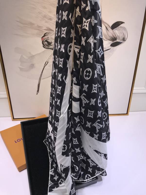 Louis Vuitton Scarf LVC00594